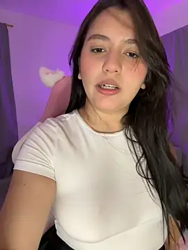 Angeldusttt online show from November 5, 2025, 7:36 pm