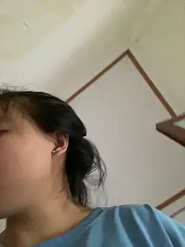 viluna online show from September 18, 2025, 1:40 am