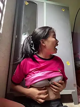 viluna online show from October 31, 2025, 2:01 am