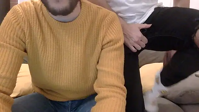 Amicisegreti online show from January 11, 2026, 9:42 pm