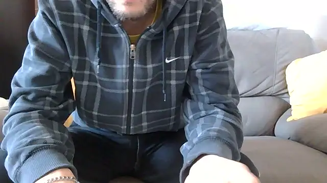 Amicisegreti online show from March 30, 2026, 11:00 am