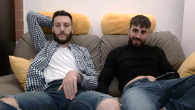 Amicisegreti online show from April 14, 2026, 9:10 pm