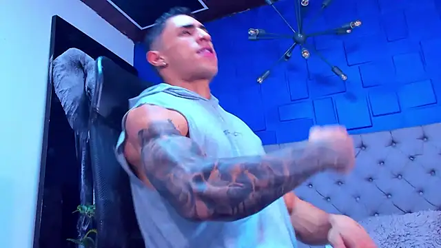 Snapshot of adrian_ray chatting on November 5, 2025, 12:43 am adrian ray online show from November 5, 2025, 12:43 am