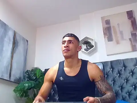 Snapshot of adrian_ray chatting on November 25, 2025, 6:08 pm adrian ray online show from November 25, 2025, 6:08 pm