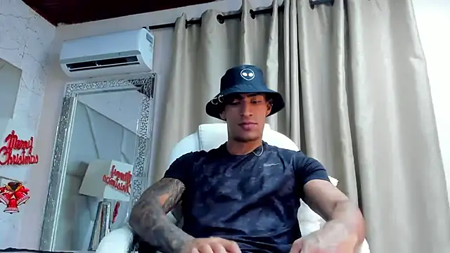 Snapshot of adrian_ray chatting on December 5, 2025, 6:04 pm adrian ray online show from December 5, 2025, 6:04 pm