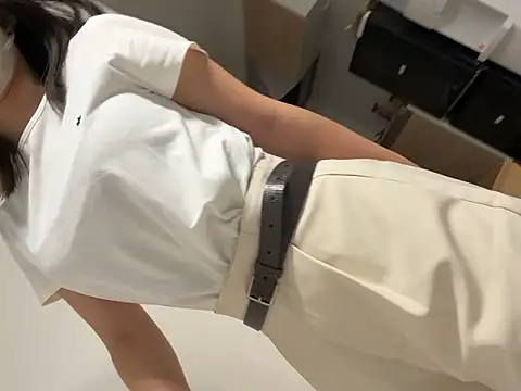 hikiwarinatto xoxo online show from June 19, 2026, 11:52 pm