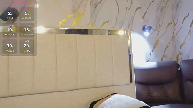 Olivia11  online show from April 6, 2026, 1:01 pm