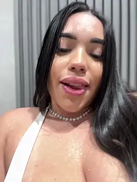 Snapshot of SofiaWildee chatting on June 11, 2026, 12:32 am SofiaWildee online show from June 11, 2026, 12:32 am