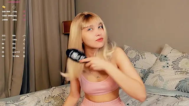 ErinBissonnette online show from November 5, 2025, 7:25 pm