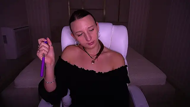 LioraFox online show from November 26, 2025, 9:49 pm