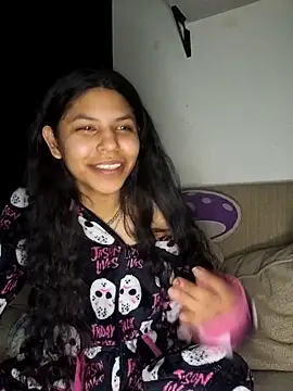 Snapshot of Sum1sDahtr chatting on October 4, 2025, 2:42 am Sum1sDahtr online show from October 4, 2025, 2:42 am