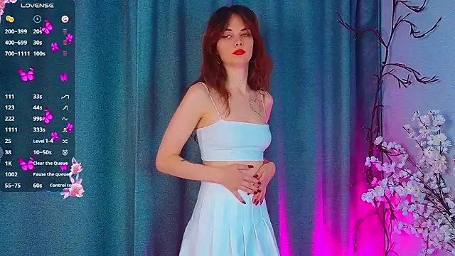 LisaDrake online show from September 22, 2025, 8:33 pm