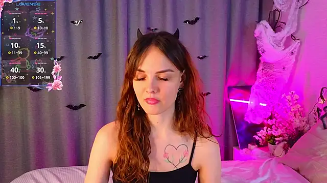 LisaDrake online show from October 26, 2025, 7:42 pm