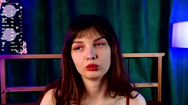 LisaDrake online show from December 14, 2025, 8:02 pm