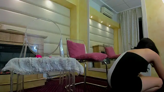 Snapshot of Jelly_Bee chatting on October 24, 2025, 7:32 pm Jelly Bee online show from October 24, 2025, 7:32 pm