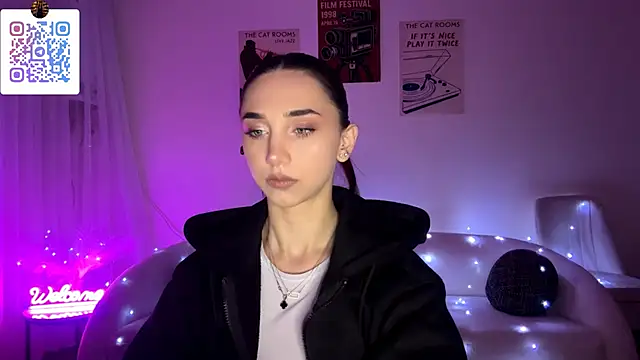 LinaMour online show from March 27, 2026, 10:53 pm