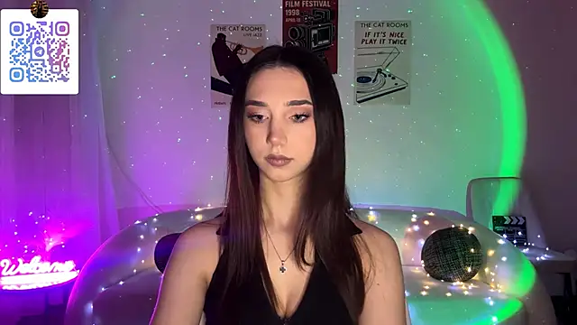 Snapshot of LinaMour chatting on April 17, 2026, 11:08 pm LinaMour online show from April 17, 2026, 11:08 pm