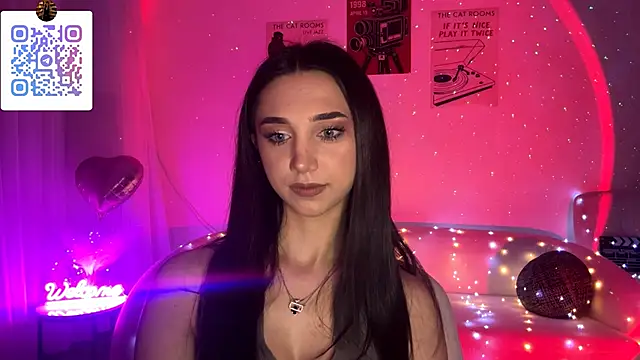 Snapshot of LinaMour chatting on April 22, 2026, 10:22 pm LinaMour online show from April 22, 2026, 10:22 pm