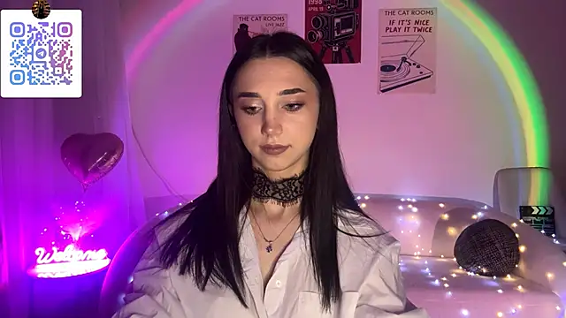 Snapshot of LinaMour chatting on April 23, 2026, 10:34 pm LinaMour online show from April 23, 2026, 10:34 pm