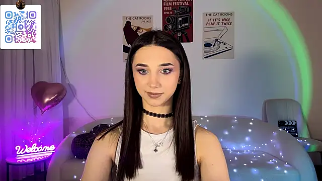 Snapshot of LinaMour chatting on April 28, 2026, 10:15 pm LinaMour online show from April 28, 2026, 10:15 pm
