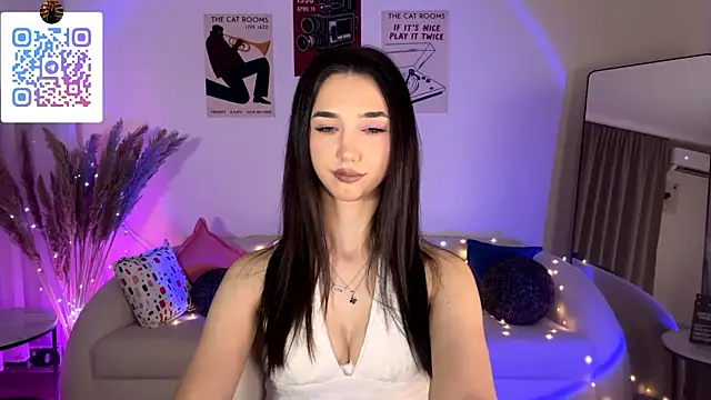 Snapshot of LinaMour chatting on July 9, 2026, 10:14 pm LinaMour online show from July 9, 2026, 10:14 pm
