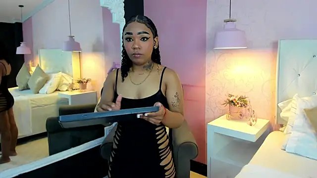 SkylerBloomm online show from November 30, 2025, 2:04 am