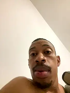 Snapshot of fitsexyman chatting on November 19, 2025, 10:32 pm fitsexyman online show from November 19, 2025, 10:32 pm