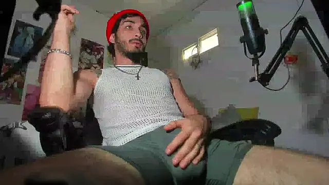 LovexJuxn  online show from November 20, 2025, 6:29 pm