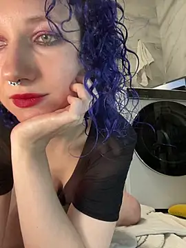 Snapshot of Kitty_Kisss chatting on November 18, 2025, 12:27 am Kitty Kisss online show from November 18, 2025, 12:27 am