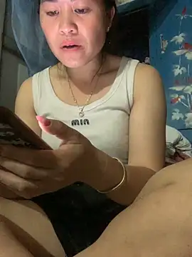 Snapshot of tuyetnhi-00 chatting on October 31, 2025, 12:50 pm tuyetnhi-00 online show from October 31, 2025, 12:50 pm