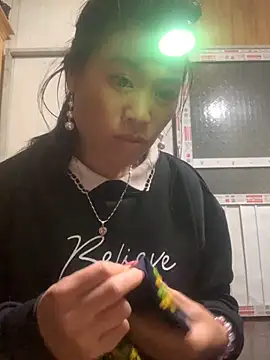 Snapshot of tuyetnhi-00 chatting on November 13, 2025, 12:48 pm tuyetnhi-00 online show from November 13, 2025, 12:48 pm