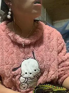 Snapshot of tuyetnhi-00 chatting on November 14, 2025, 11:42 am tuyetnhi-00 online show from November 14, 2025, 11:42 am