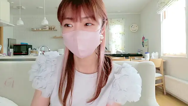 Snapshot of SUZU_1201 chatting on May 13, 2026, 1:03 am SUZU 1201 online show from May 13, 2026, 1:03 am