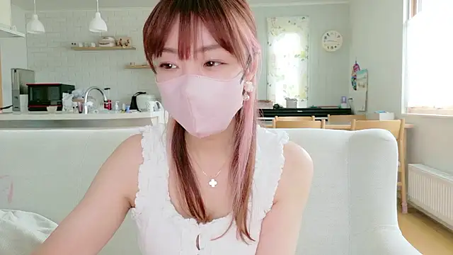 Snapshot of SUZU_1201 chatting on May 19, 2026, 12:16 am SUZU 1201 online show from May 19, 2026, 12:16 am