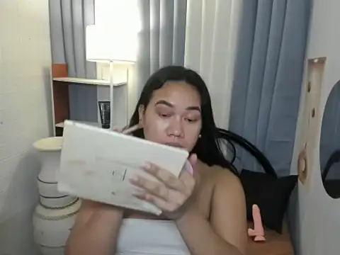 TsUncutKaren online show from November 25, 2025, 5:29 am