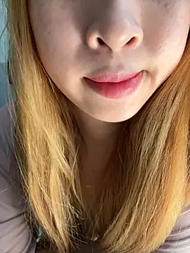 Tiffany-yy online show from November 24, 2025, 4:01 am