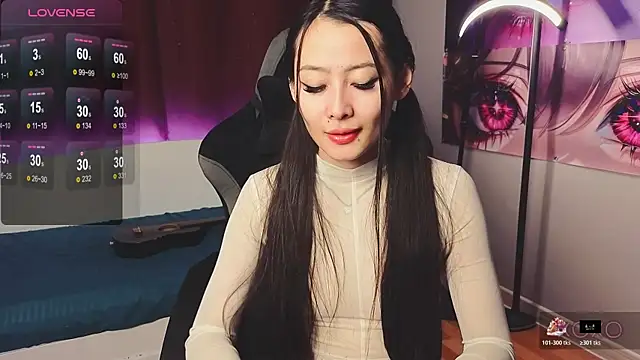 Milly  Foxy online show from December 14, 2025, 1:49 pm