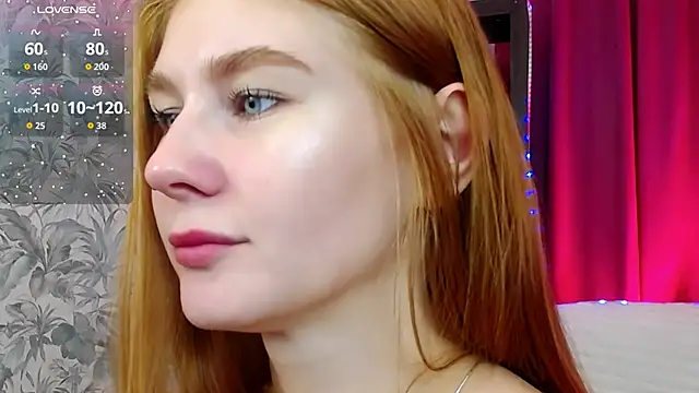JuliaPowers  online show from September 21, 2025, 4:03 am