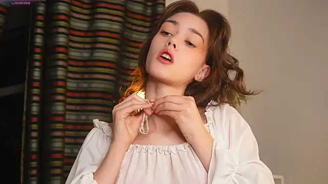 ttragedienne online show from November 17, 2025, 1:28 pm