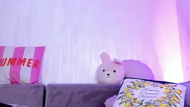 Snapshot of RileyNox chatting on November 21, 2025, 9:24 pm RileyNox online show from November 21, 2025, 9:24 pm