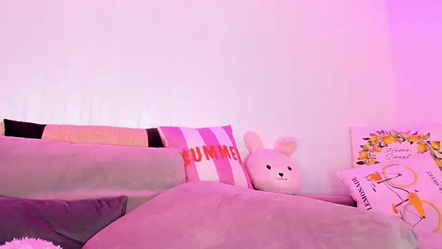 RileyNox online show from April 14, 2026, 4:29 am