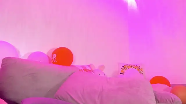 RileyNox online show from April 25, 2026, 4:04 am