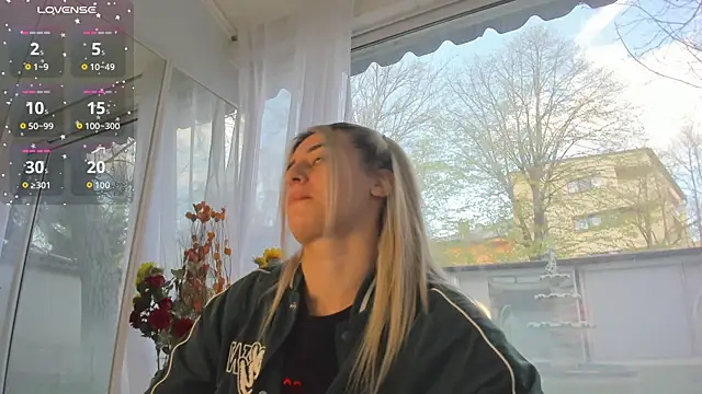 Ella Vee online show from April 8, 2026, 5:29 am