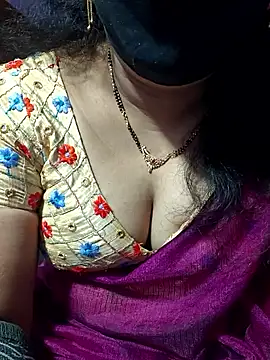 luci-queen online show from December 22, 2025, 2:41 am