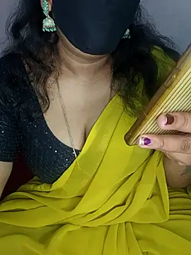 Snapshot of luci-queen chatting on May 24, 2026, 6:35 pm luci-queen online show from May 24, 2026, 6:35 pm