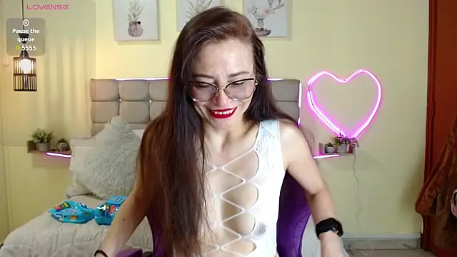 Snapshot of _naomi_s chatting on June 15, 2026, 1:46 pm naomi s online show from June 15, 2026, 1:46 pm