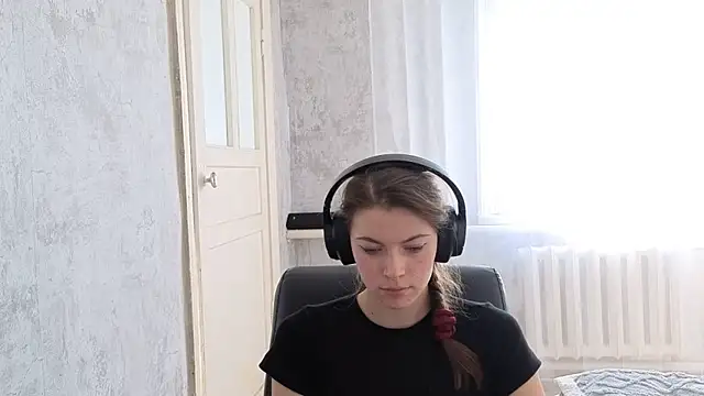 CutieAnny online show from September 27, 2025, 6:18 am