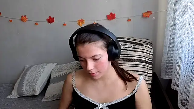 CutieAnny online show from October 20, 2025, 4:57 am