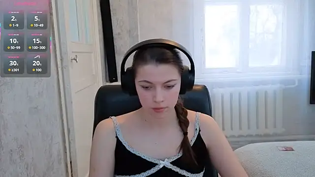 CutieAnny online show from December 19, 2025, 4:41 am