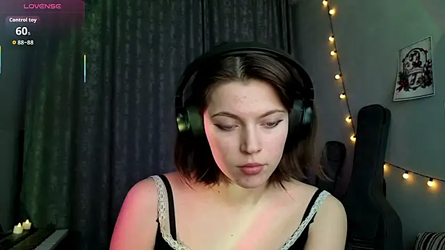 CutieAnny online show from February 4, 2026, 8:31 am